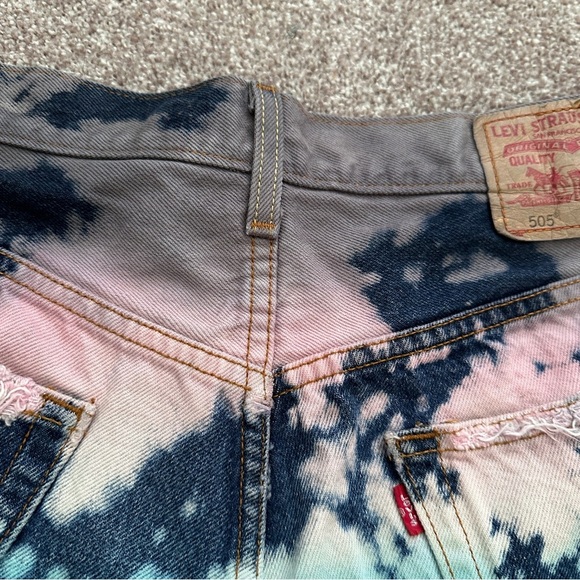 Levi’s 505 Denim Cutoffs Bleach Dye Purple Blue Shorts Size 32 Vintage Upcycled - Picture 10 of 14